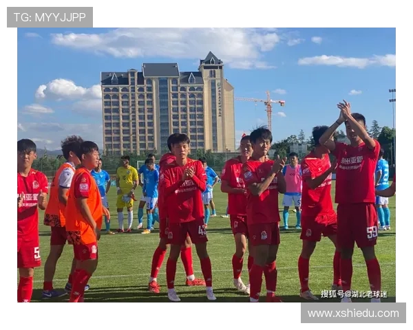 北京足球队以74分稳居精英赛积分榜首位其他球队紧追不舍