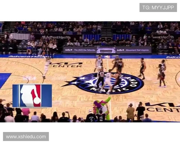 太阳激战独行侠全场鏖战比分紧咬球星对飙上演精彩对攻盛宴