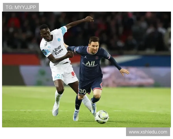 巴黎圣日耳曼对阵马赛：法甲巅峰对决再度上演，谁能笑到最后
